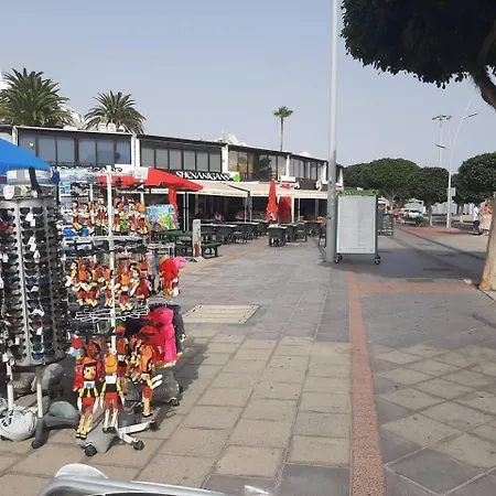 Internacional Tv Un Minuto Avenida Y Playa * Tias